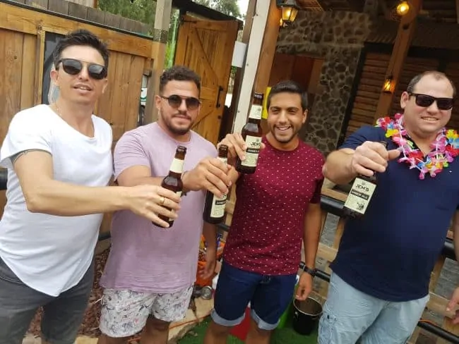 מסיבת רווקים עם אלכוהול