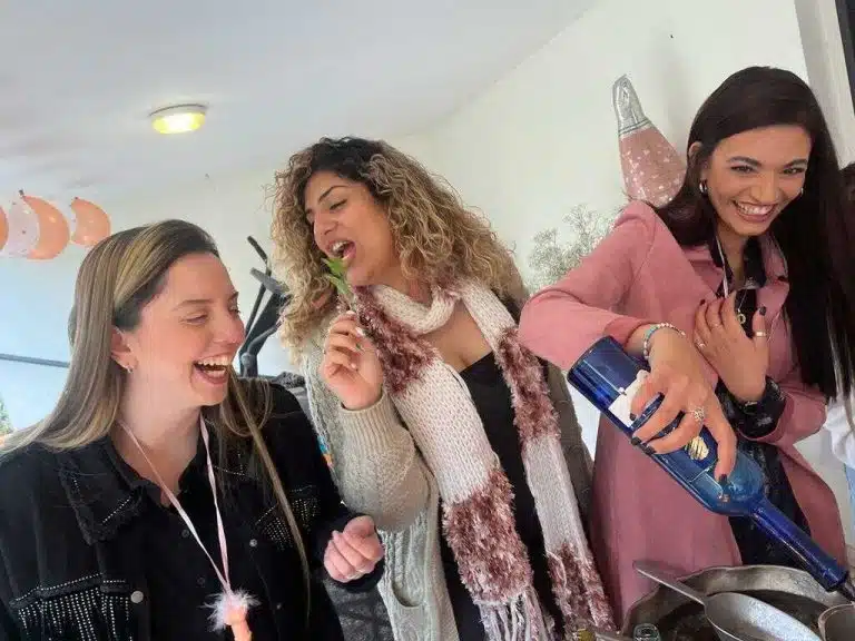 סדנת קוקטיילים מצחיקה ומהנה לחברים וחברות