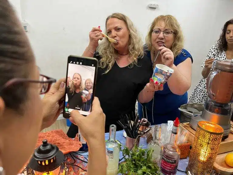 סדנה קוקטלים ליום האישה עם זיו מנור